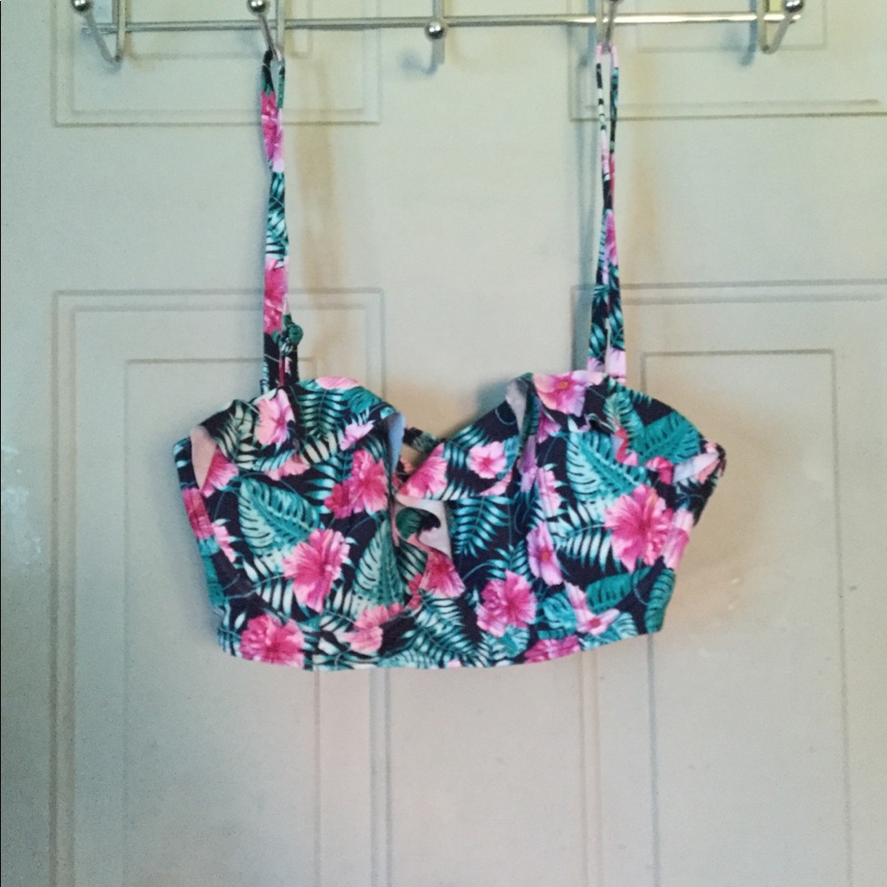 Hot topic swim suit top